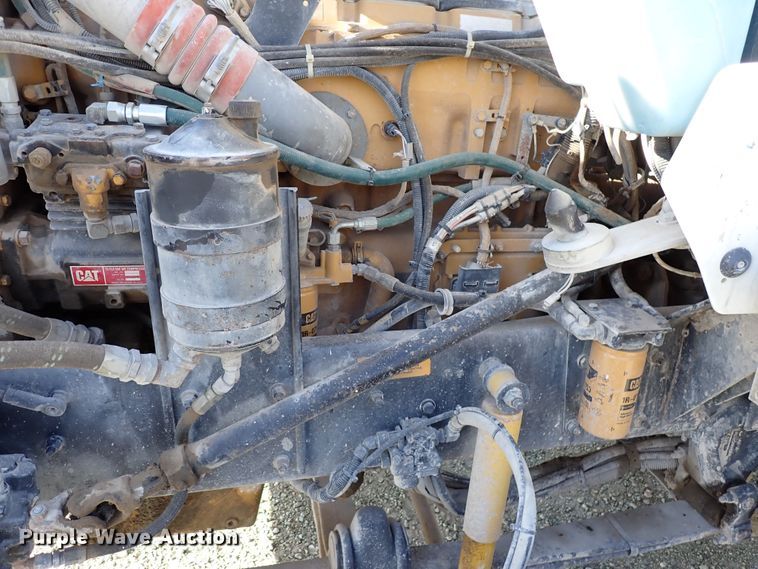 image for item DR0927 2000 Kenworth T800  semi truck