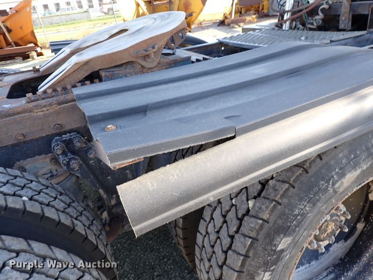 image for item DR0927 2000 Kenworth T800  semi truck