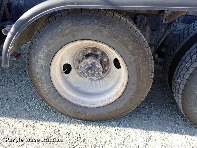 image for item DR0927 2000 Kenworth T800  semi truck