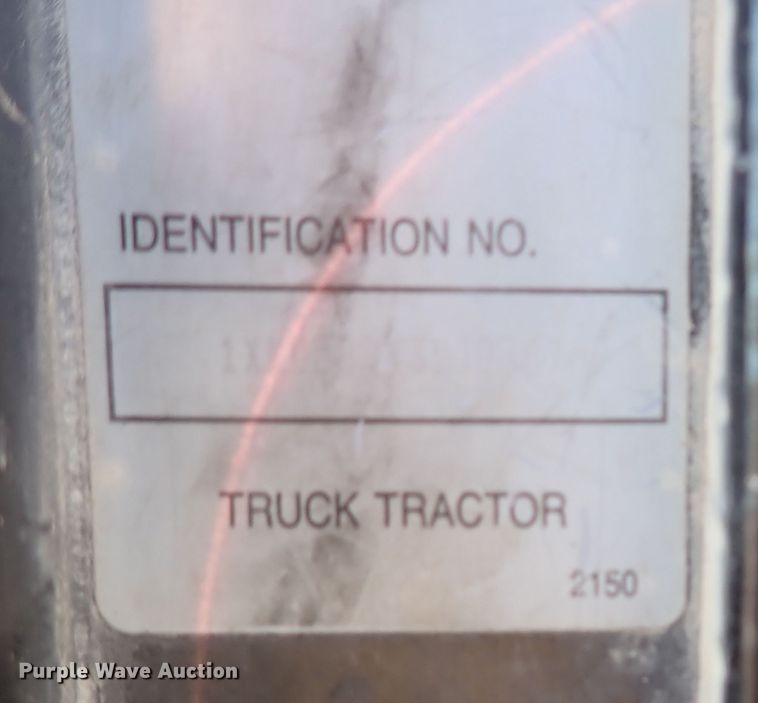image for item DR0927 2000 Kenworth T800  semi truck