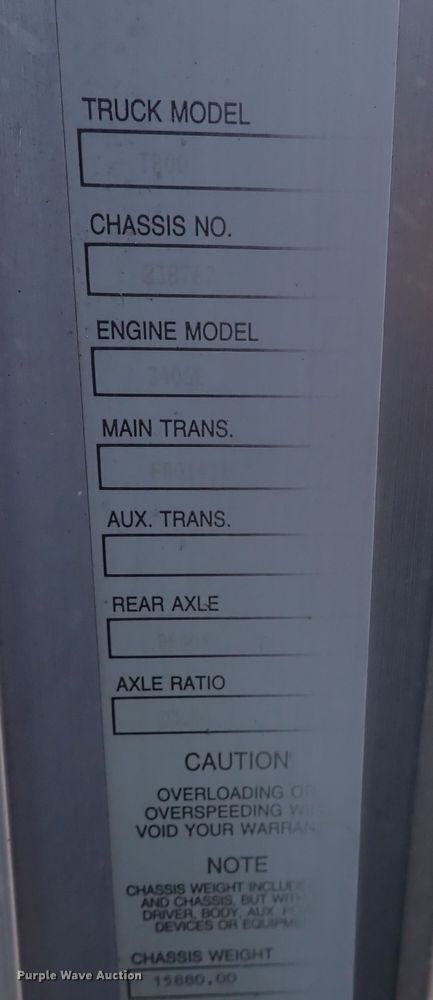 image for item DR0927 2000 Kenworth T800  semi truck