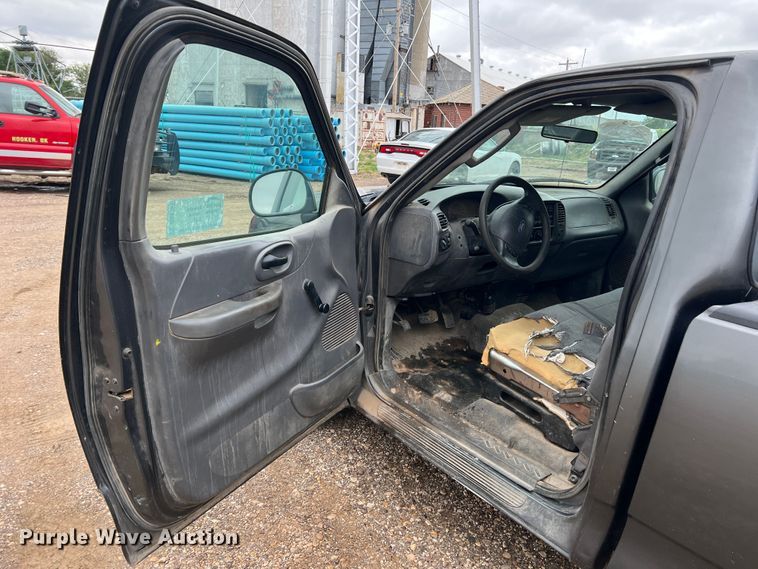 image for item DS8267 2003 Ford F150  pickup truck