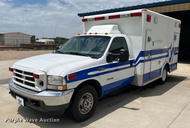 image for item DS8452 2002 Ford F350 Super Duty  ambulance