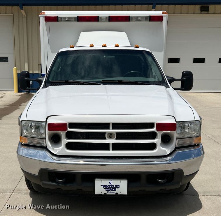 image for item DS8452 2002 Ford F350 Super Duty  ambulance