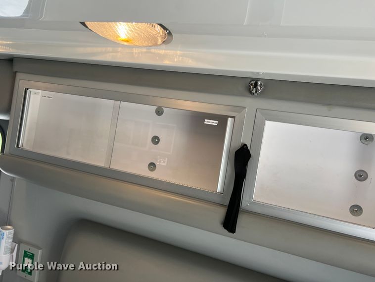 image for item DS8452 2002 Ford F350 Super Duty  ambulance