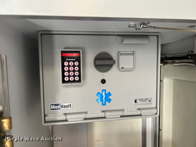 image for item DS8452 2002 Ford F350 Super Duty  ambulance