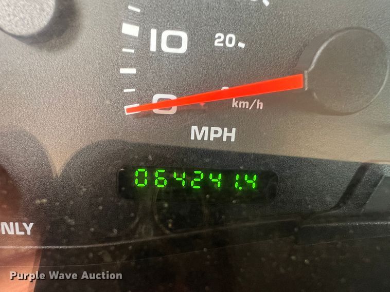 image for item DS8452 2002 Ford F350 Super Duty  ambulance