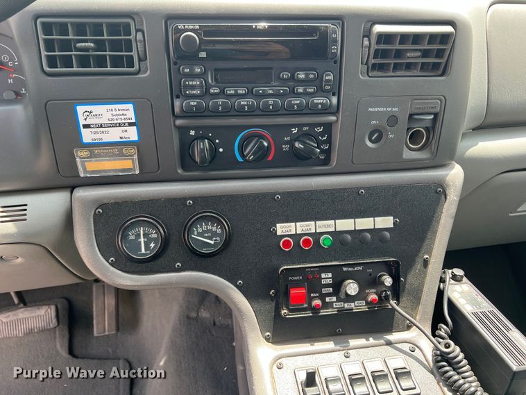 image for item DS8452 2002 Ford F350 Super Duty  ambulance