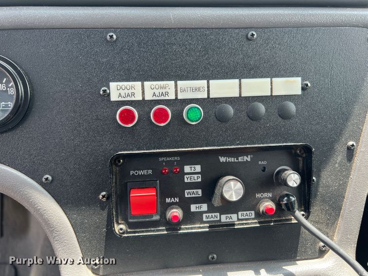 image for item DS8452 2002 Ford F350 Super Duty  ambulance