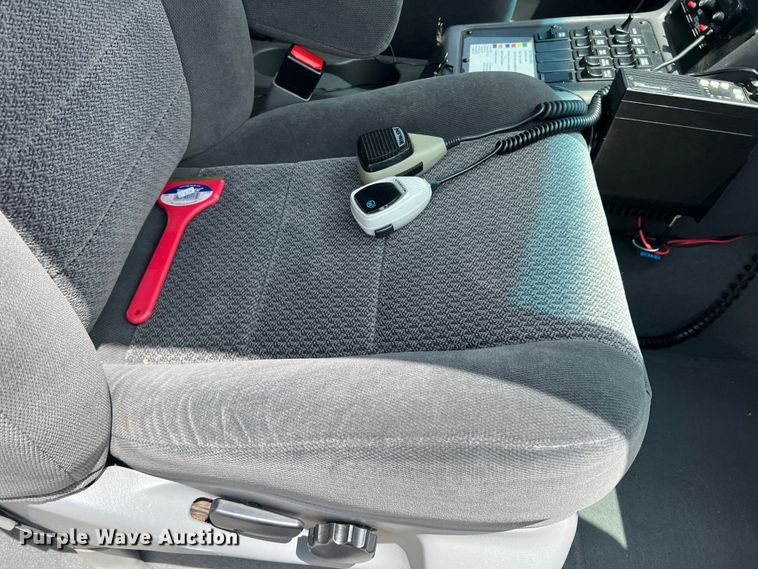 image for item DS8452 2002 Ford F350 Super Duty  ambulance