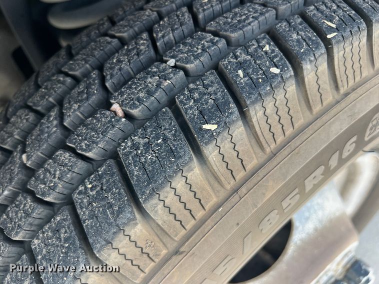 image for item DS8452 2002 Ford F350 Super Duty  ambulance