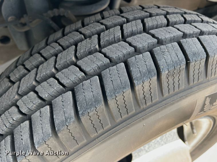 image for item DS8452 2002 Ford F350 Super Duty  ambulance