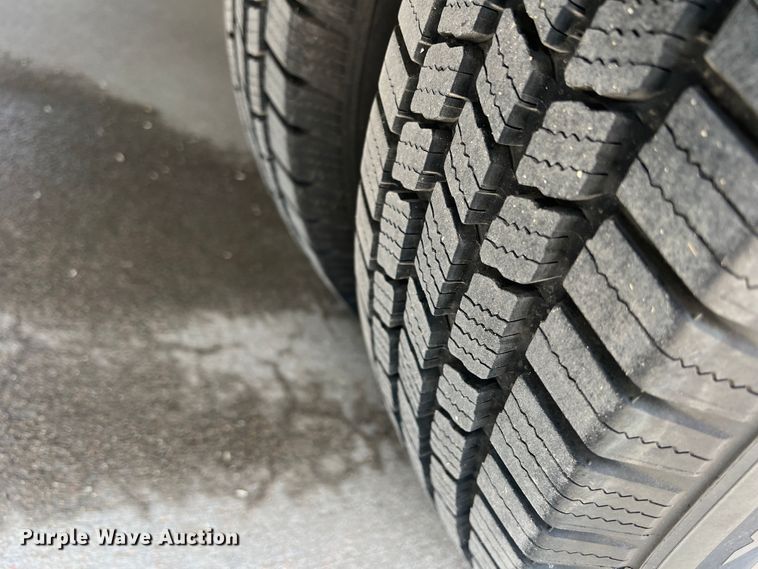 image for item DS8452 2002 Ford F350 Super Duty  ambulance