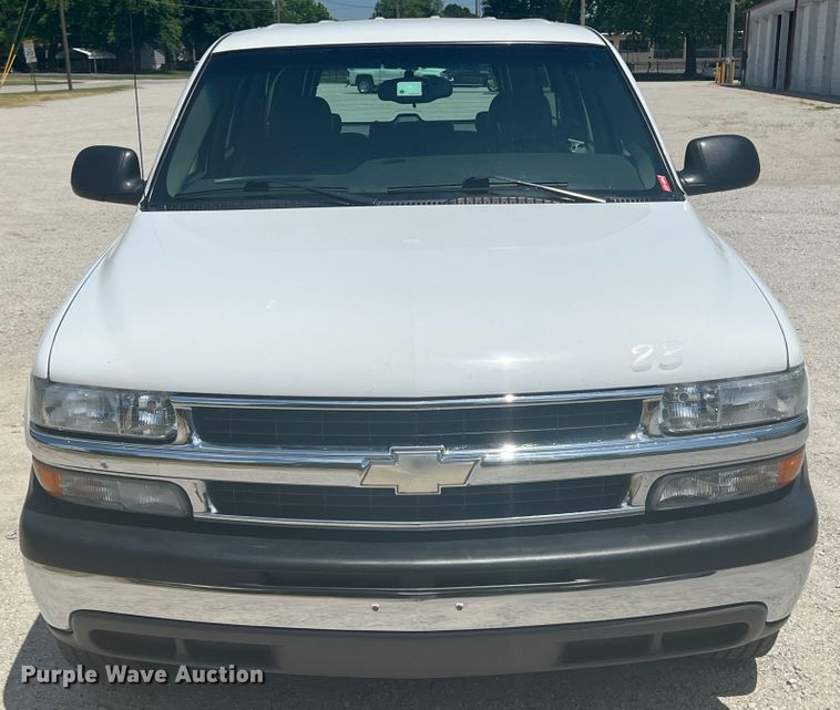 image for item HL9222 2005 Chevrolet Suburban 2500  SUV