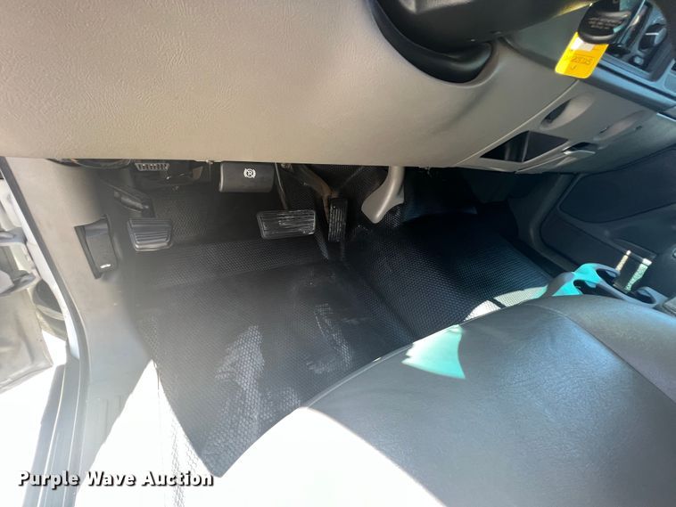 image for item HL9222 2005 Chevrolet Suburban 2500  SUV