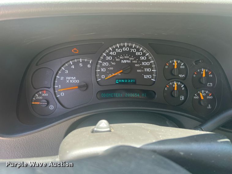 image for item HL9222 2005 Chevrolet Suburban 2500  SUV