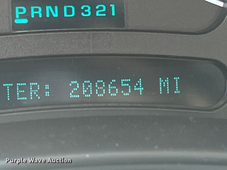 image for item HL9222 2005 Chevrolet Suburban 2500  SUV