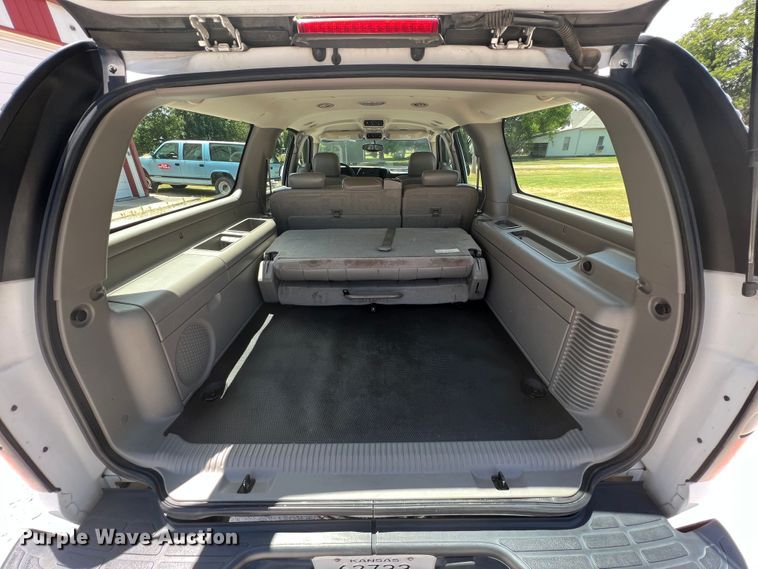 image for item HL9222 2005 Chevrolet Suburban 2500  SUV