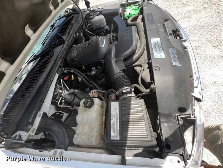 image for item HL9222 2005 Chevrolet Suburban 2500  SUV