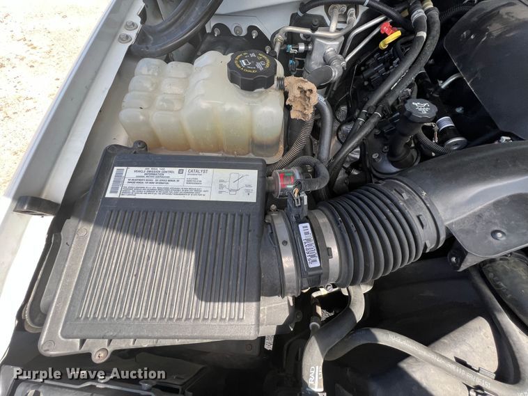 image for item HL9222 2005 Chevrolet Suburban 2500  SUV