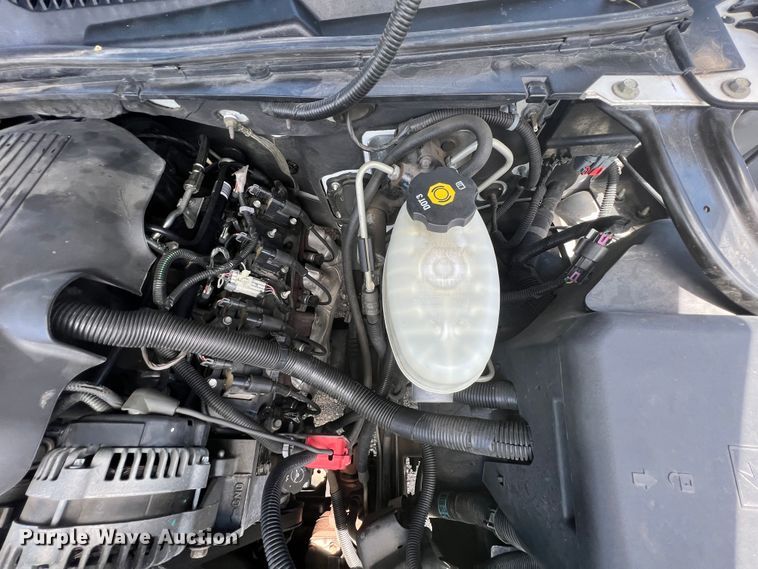 image for item HL9222 2005 Chevrolet Suburban 2500  SUV