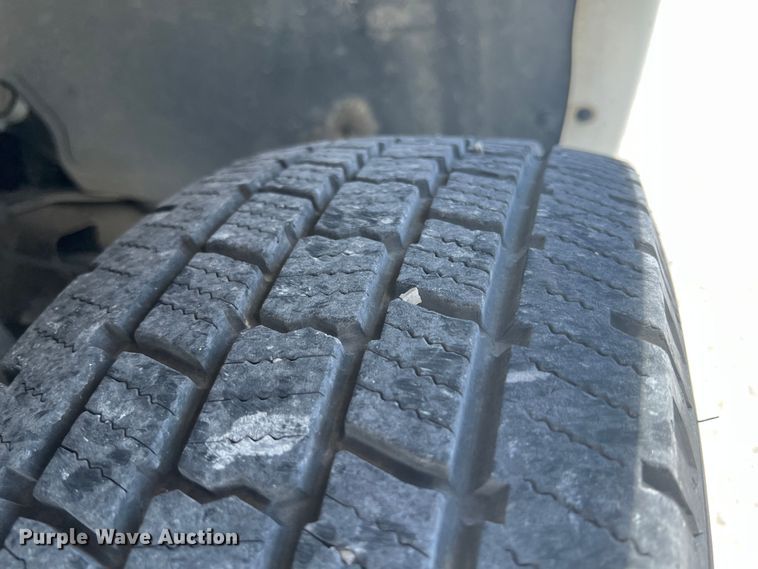 image for item HL9222 2005 Chevrolet Suburban 2500  SUV