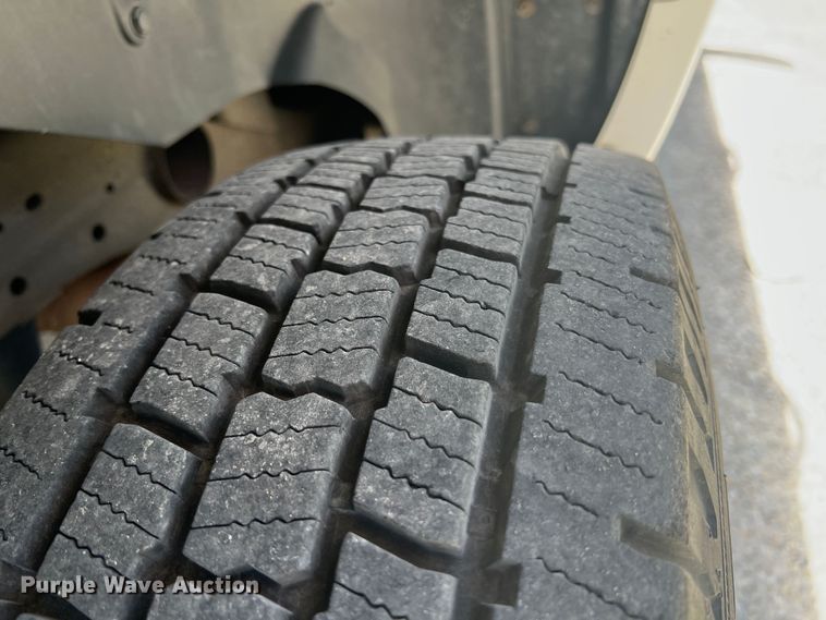 image for item HL9222 2005 Chevrolet Suburban 2500  SUV