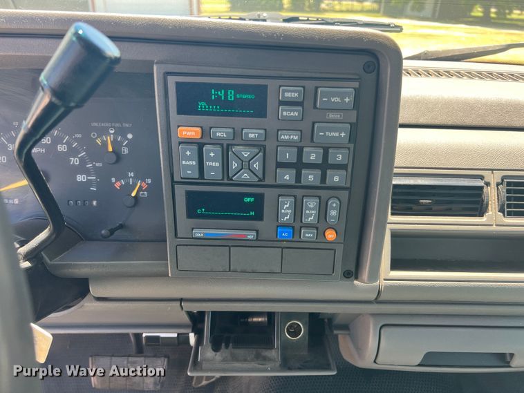 image for item HL9223 1993 GMC Suburban 1500  SUV