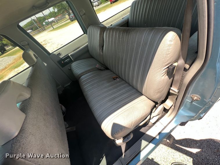 image for item HL9223 1993 GMC Suburban 1500  SUV