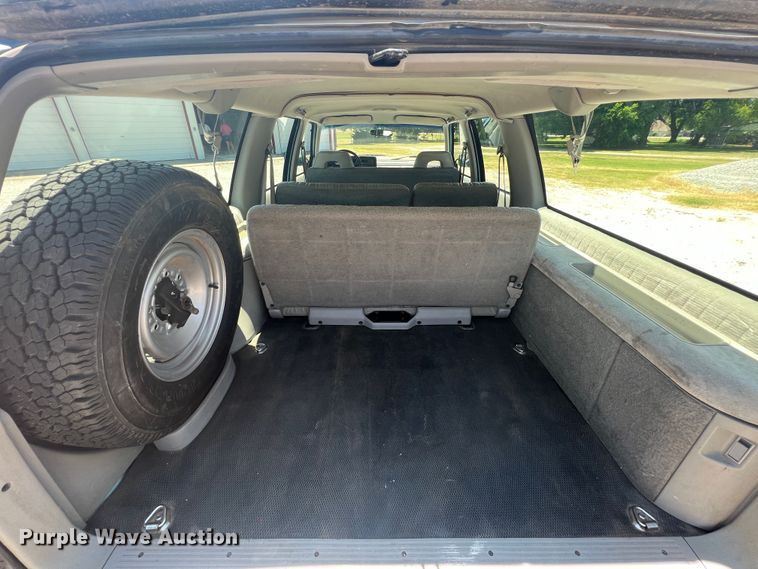 image for item HL9223 1993 GMC Suburban 1500  SUV