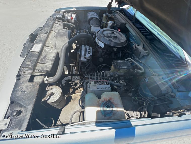 image for item HL9223 1993 GMC Suburban 1500  SUV