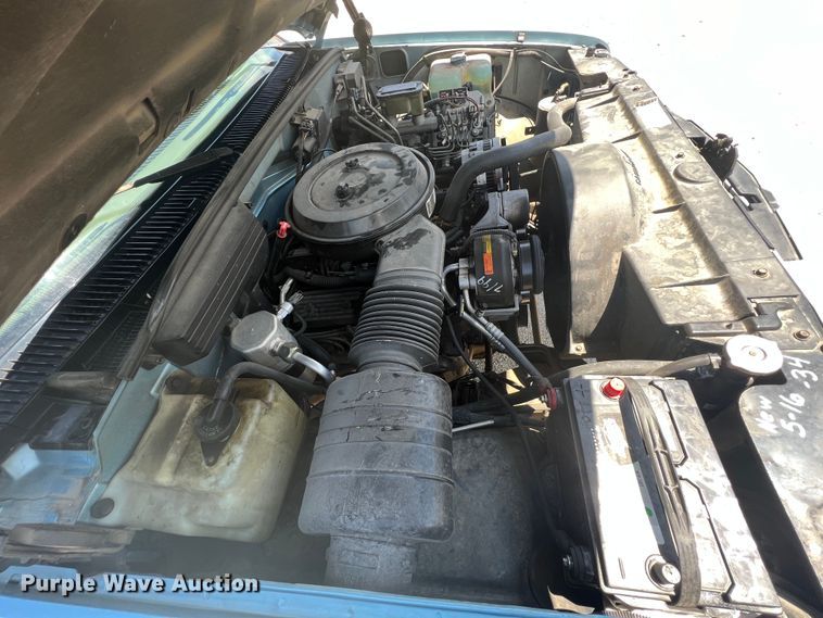 image for item HL9223 1993 GMC Suburban 1500  SUV