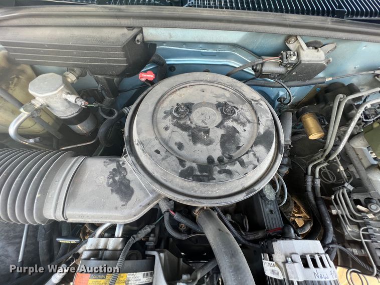 image for item HL9223 1993 GMC Suburban 1500  SUV