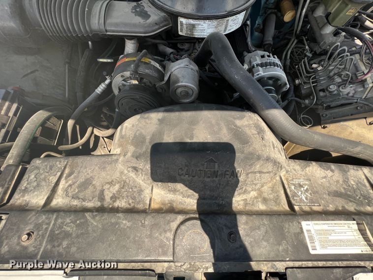 image for item HL9223 1993 GMC Suburban 1500  SUV