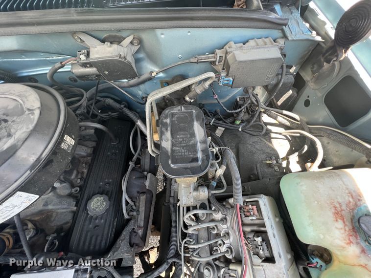 image for item HL9223 1993 GMC Suburban 1500  SUV