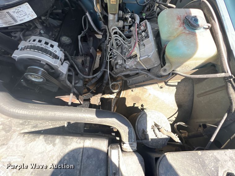 image for item HL9223 1993 GMC Suburban 1500  SUV