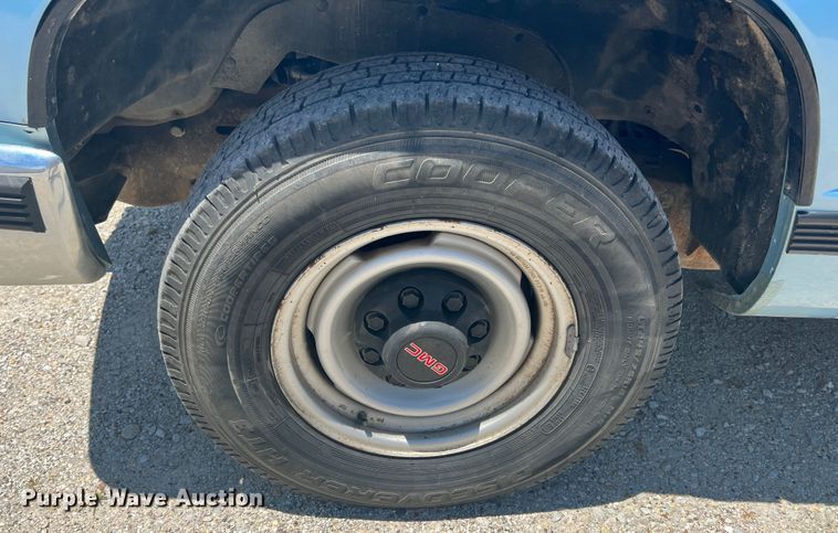 image for item HL9223 1993 GMC Suburban 1500  SUV