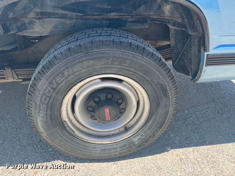 image for item HL9223 1993 GMC Suburban 1500  SUV