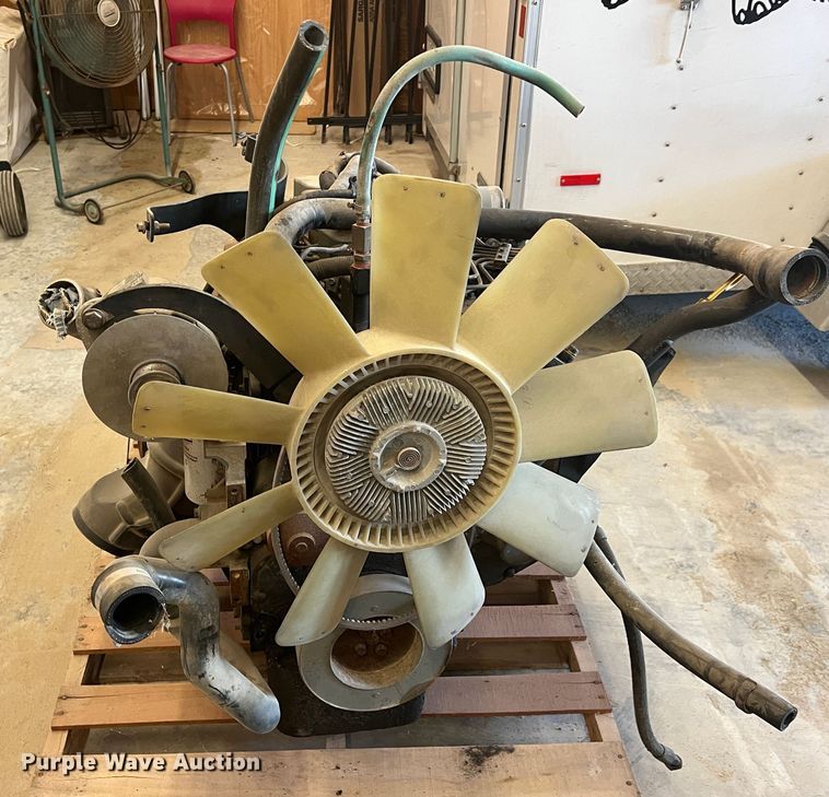 image for item HL9224 Cummins B5.9-190  engine