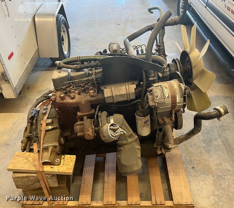 image for item HL9224 Cummins B5.9-190  engine
