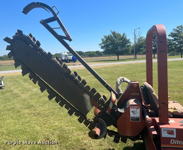 image for item HL9238 Ditch Witch 3500  trencher
