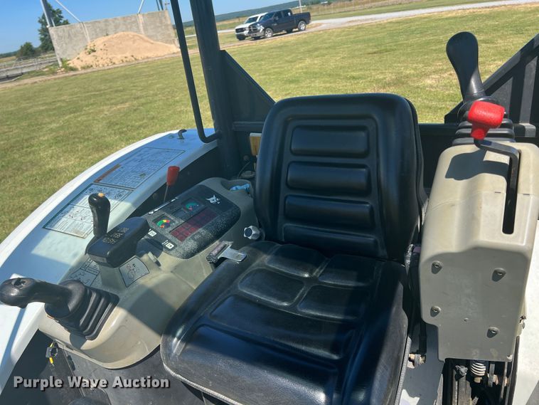 image for item HL9239 2011 Bobcat 325  mini excavator