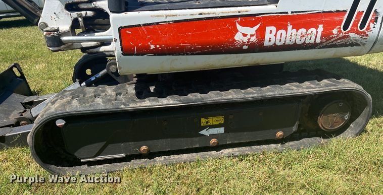 image for item HL9239 2011 Bobcat 325  mini excavator