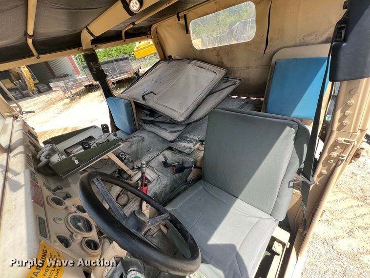 image for item HL9245 2007 Am General M998  SUV