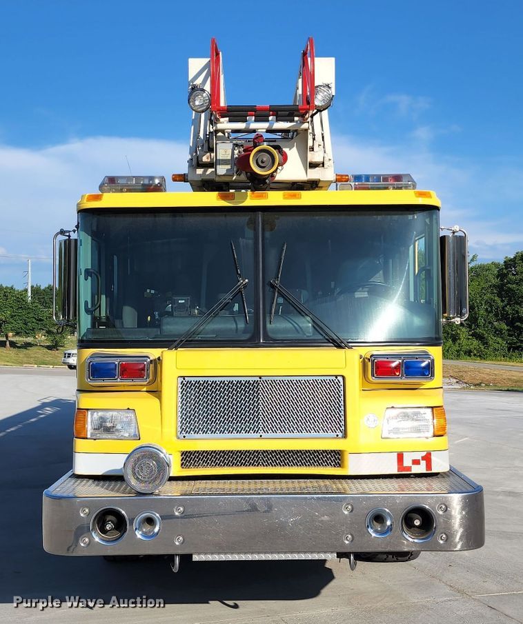 image for item JA9942 1999 Pierce Tilt Cab  ladder fire truck