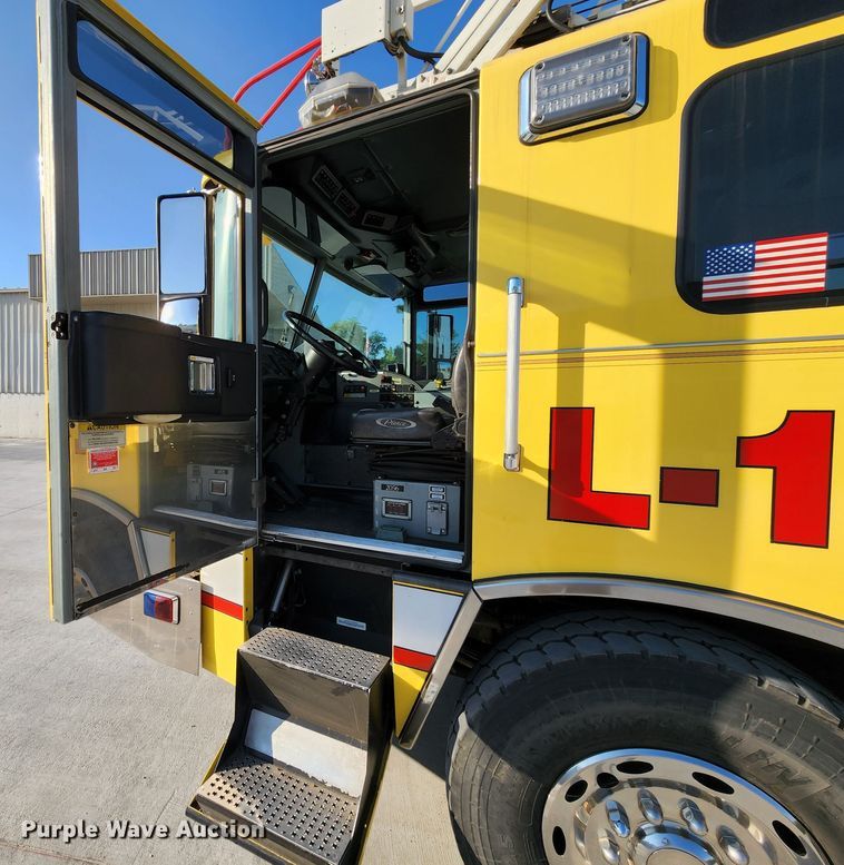 image for item JA9942 1999 Pierce Tilt Cab  ladder fire truck