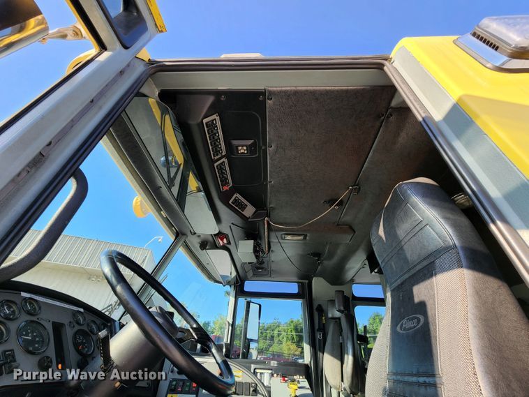 image for item JA9942 1999 Pierce Tilt Cab  ladder fire truck