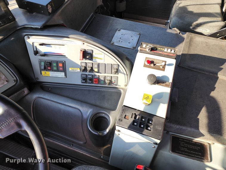 image for item JA9942 1999 Pierce Tilt Cab  ladder fire truck