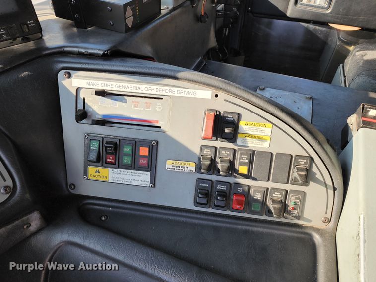 image for item JA9942 1999 Pierce Tilt Cab  ladder fire truck