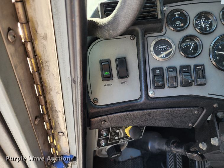 image for item JA9942 1999 Pierce Tilt Cab  ladder fire truck